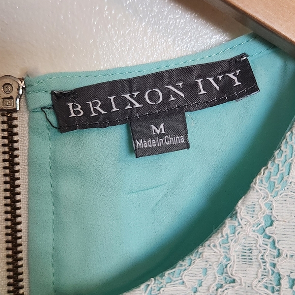 Brixon Ivy Aqua and White Lace Sleeveless Top - Picture 2 of 3